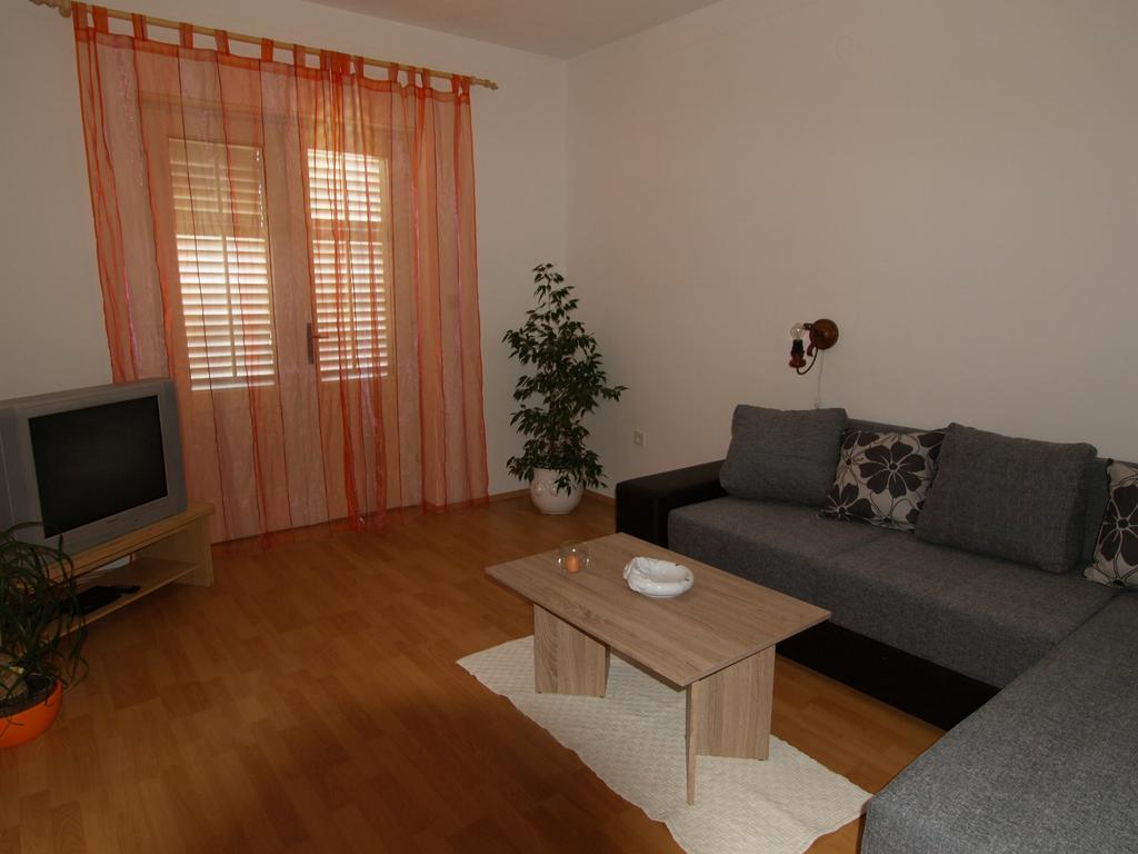 Apartment Dudic Palit Buitenkant foto